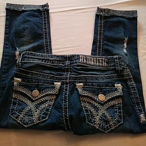 Hydraulic distressed capri jeans